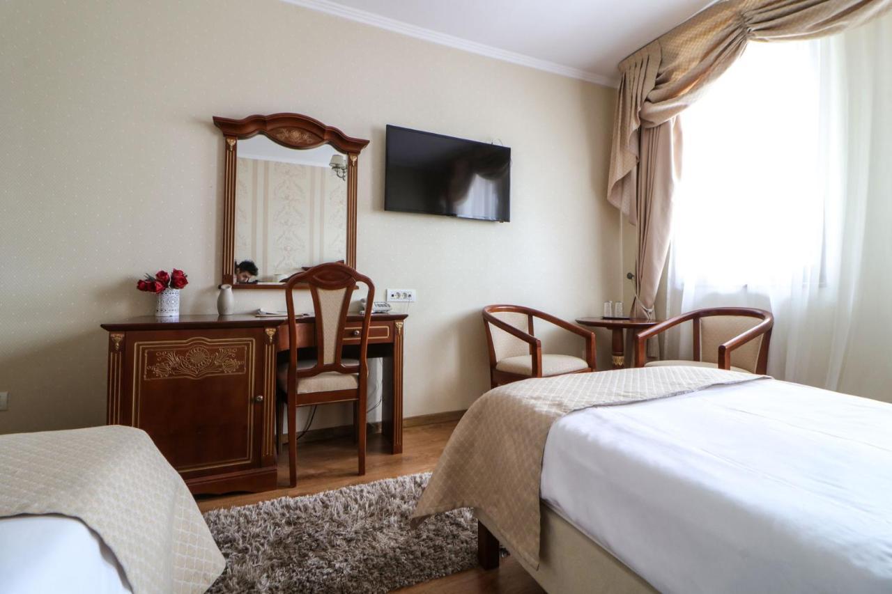 Astoria Grand Hotel أرادايا المظهر الخارجي الصورة