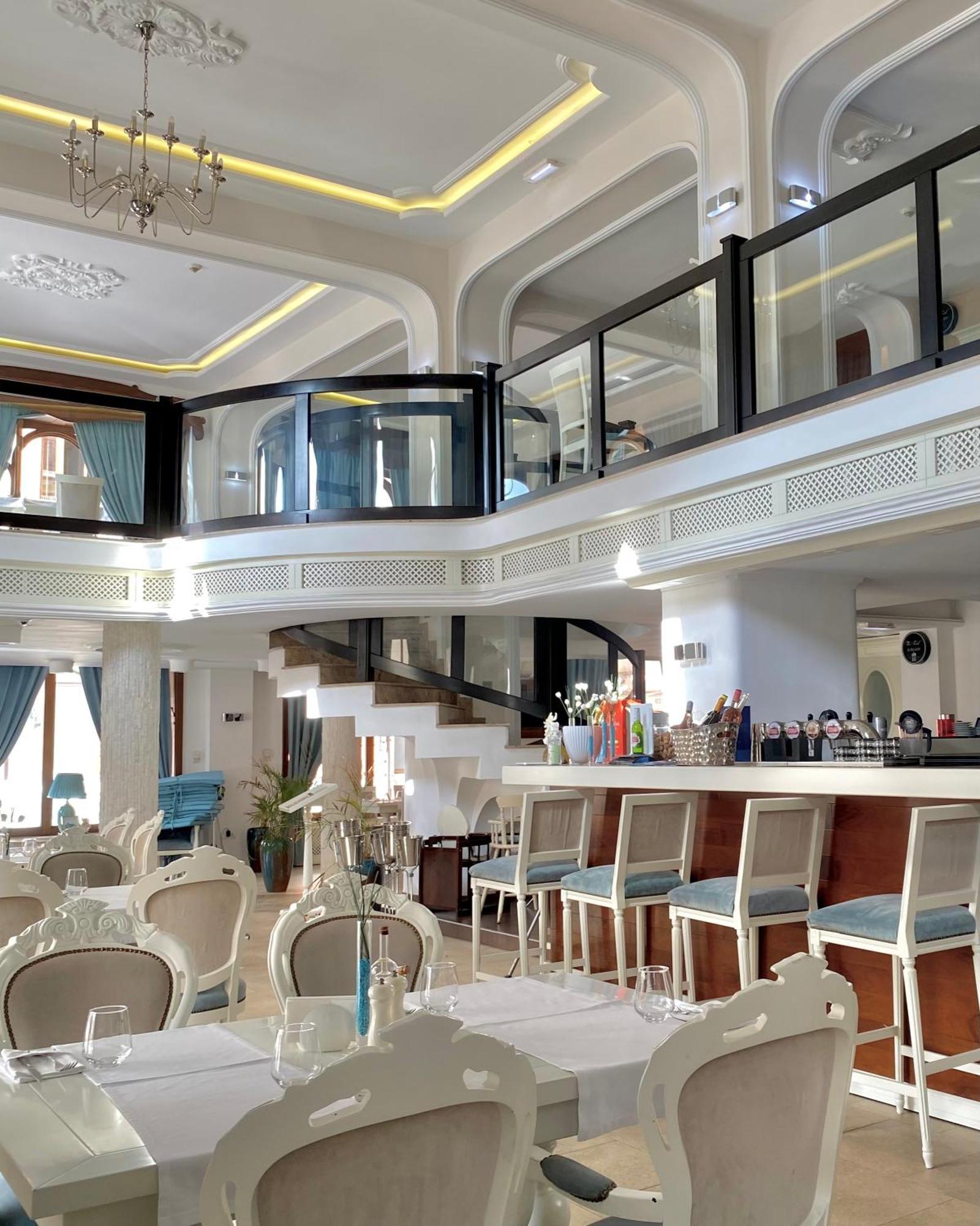 Astoria Grand Hotel أرادايا المظهر الخارجي الصورة
