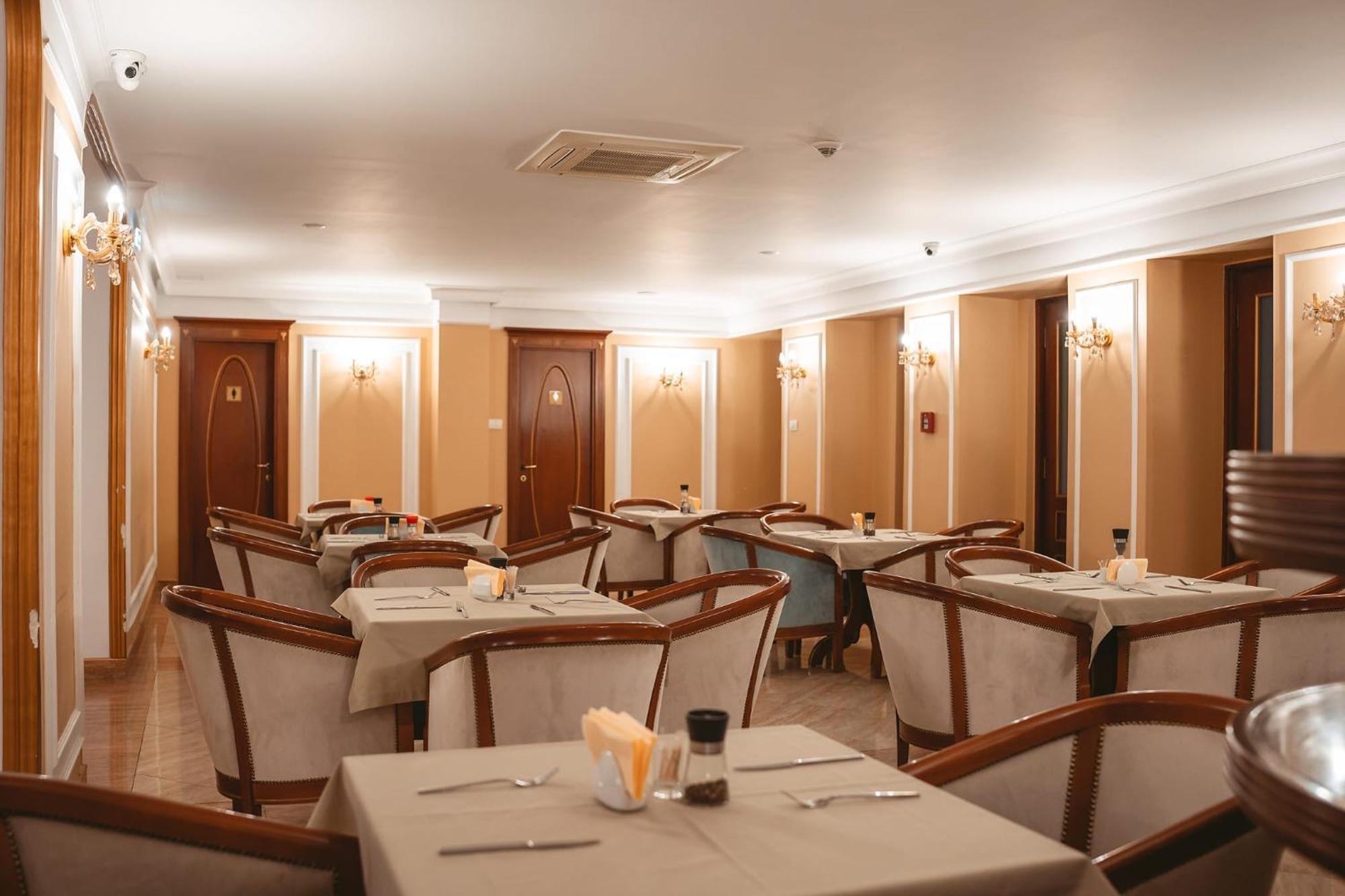 Astoria Grand Hotel أرادايا المظهر الخارجي الصورة