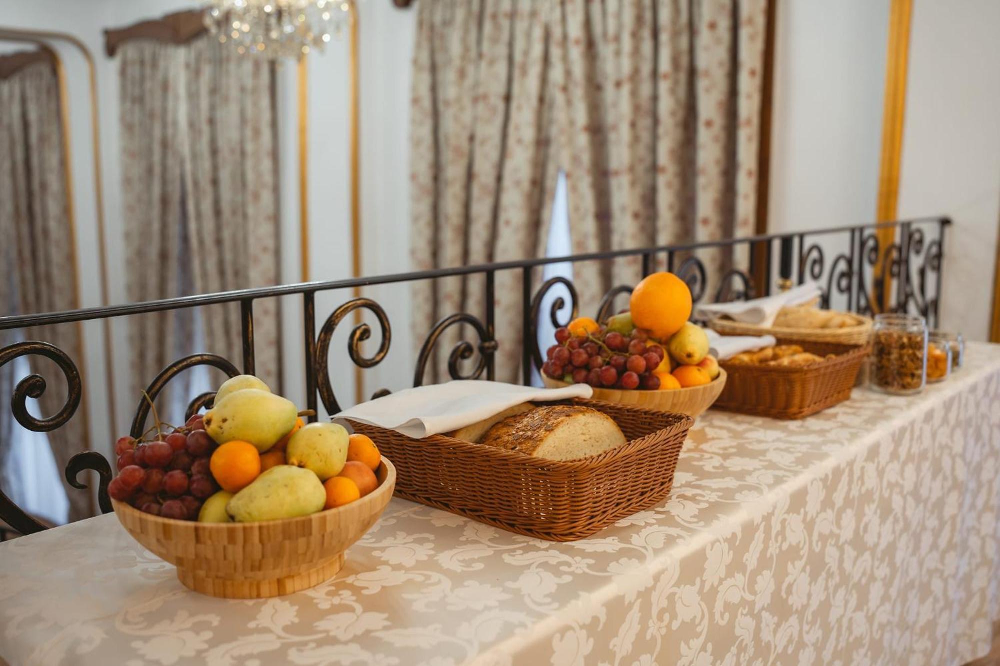 Astoria Grand Hotel أرادايا المظهر الخارجي الصورة